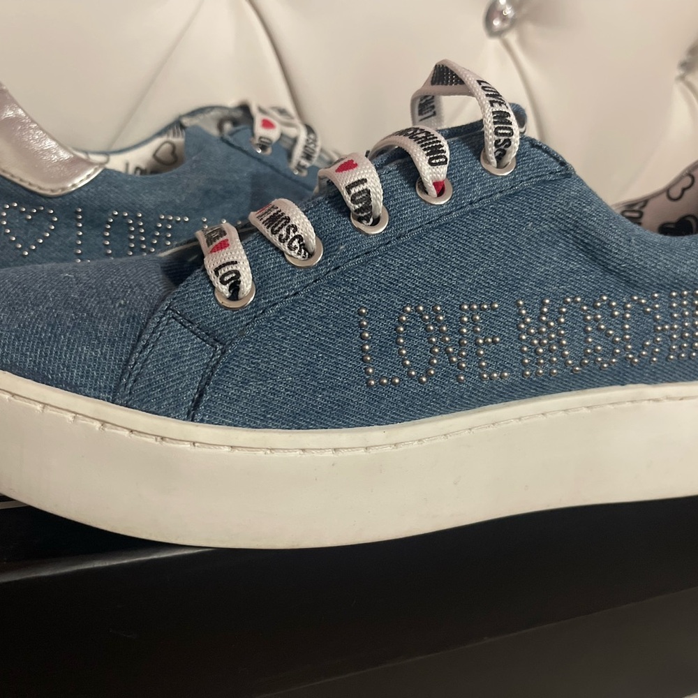 Love Moschino Denim with Logo in light blue-worn once